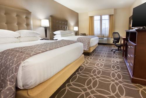 Imagen de la habitación del Hotel Drury Inn and Suites Louisville North. Foto 2
