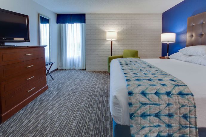Imagen de la habitación del Hotel Drury Inn and Suites Nashville Airport. Foto 8