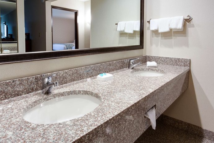 Imagen de la habitación del Hotel Drury Inn and Suites Nashville Airport. Foto 12