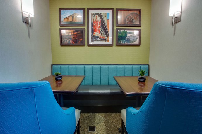 Imagen de los interiores del Hotel Drury Inn and Suites Nashville Airport. Foto 19