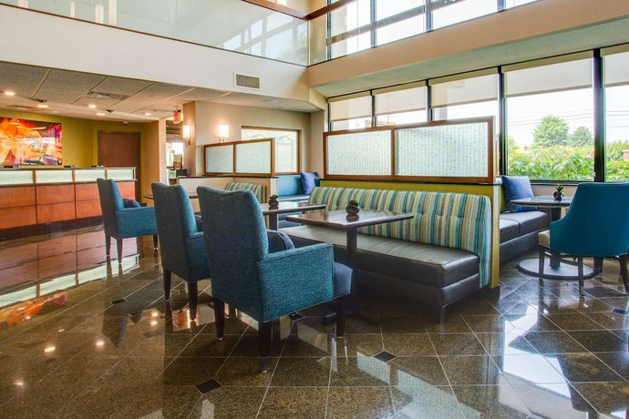 Imagen de los interiores del Hotel Drury Inn and Suites Nashville Airport. Foto 20