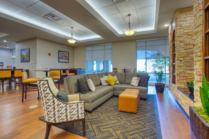 Imagen de los interiores del Hotel Drury Inn and Suites Near La Cantera Parkway. Foto 20