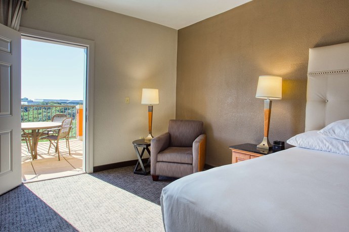 Imagen de la habitación del Hotel Drury Inn and Suites Near La Cantera Parkway. Foto 7