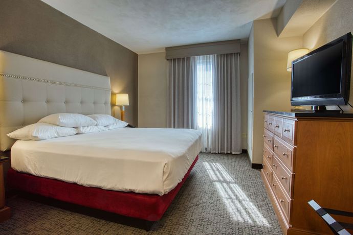 Imagen de la habitación del Hotel Drury Inn and Suites Near La Cantera Parkway. Foto 14