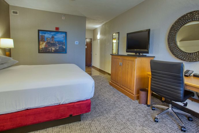 Imagen de la habitación del Hotel Drury Inn and Suites Near La Cantera Parkway. Foto 15