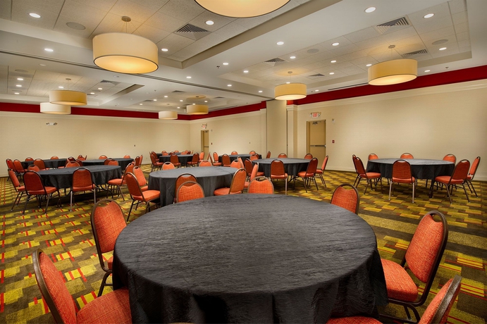 Imagen de los interiores del Hotel Drury Inn and Suites Near Universal Orlando Resort. Foto 13