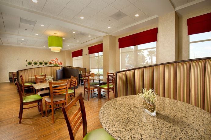 Imagen del bar/restaurante del Hotel Drury Inn and Suites Near Universal Orlando Resort. Foto 3