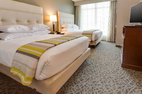 Imagen de la habitación del Hotel Drury Inn and Suites Pittsburgh Airport Settlers Ridge. Foto 4