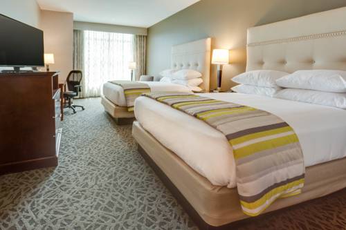 Imagen de la habitación del Hotel Drury Inn and Suites Pittsburgh Airport Settlers Ridge. Foto 5