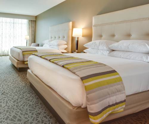 Imagen de la habitación del Hotel Drury Inn and Suites Pittsburgh Airport Settlers Ridge. Foto 6