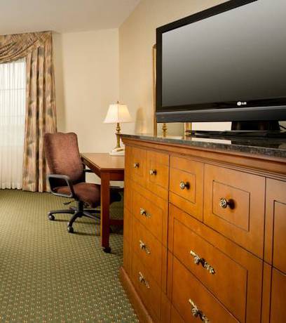 Imagen de la habitación del Hotel Drury Inn and Suites Poplar Bluff. Foto 5
