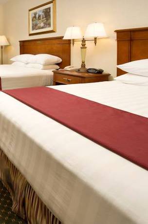 Imagen de la habitación del Hotel Drury Inn and Suites Poplar Bluff. Foto 6