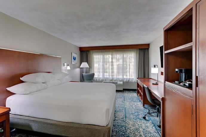 Imagen de la habitación del Hotel Drury Inn and Suites San Antonio Airport. Foto 2