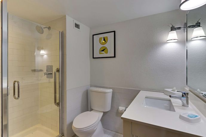 Imagen de la habitación del Hotel Drury Inn and Suites San Antonio Airport. Foto 3