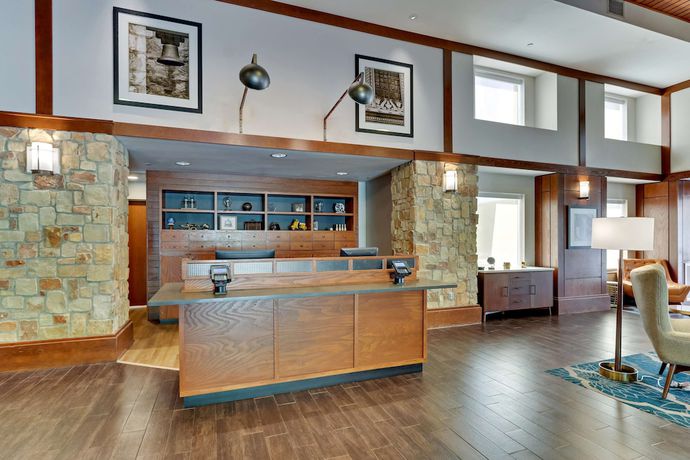 Imagen de los interiores del Hotel Drury Inn and Suites San Antonio Airport. Foto 17