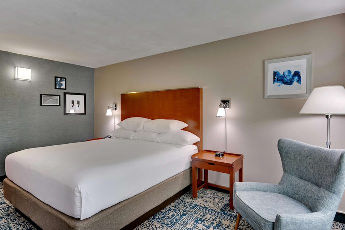 Imagen de la habitación del Hotel Drury Inn and Suites San Antonio Airport. Foto 6
