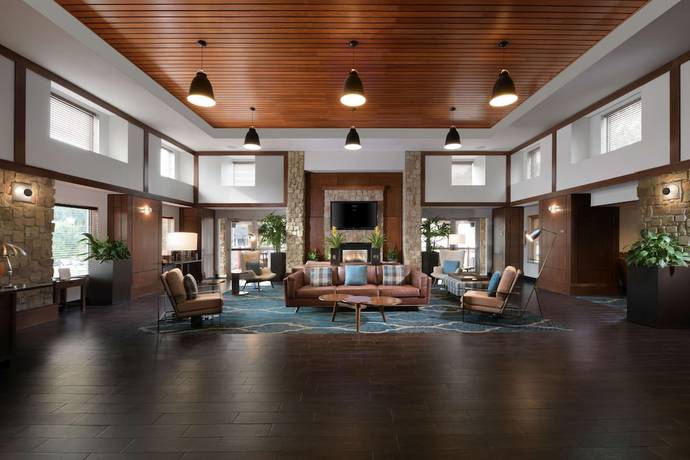 Imagen de los interiores del Hotel Drury Inn and Suites San Antonio Airport. Foto 18