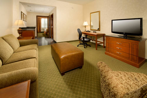 Imagen de la habitación del Hotel Drury Inn and Suites St. Louis Arnold. Foto 5