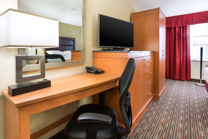 Imagen de la habitación del Hotel Drury Inn and Suites St. Louis Union Station. Foto 2