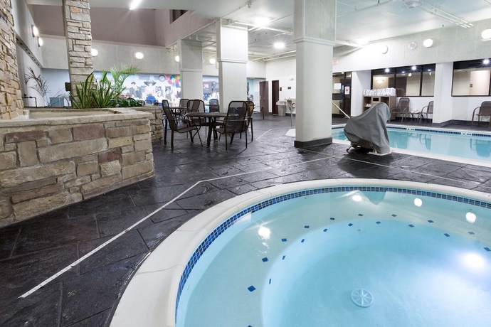 Imagen de la piscina del Hotel Drury Inn and Suites St. Louis Union Station. Foto 19