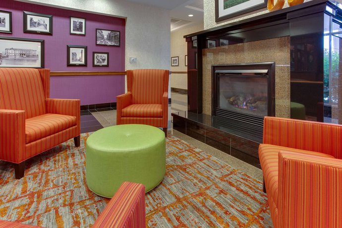 Imagen de los interiores del Hotel Drury Inn and Suites West Des Moines. Foto 15
