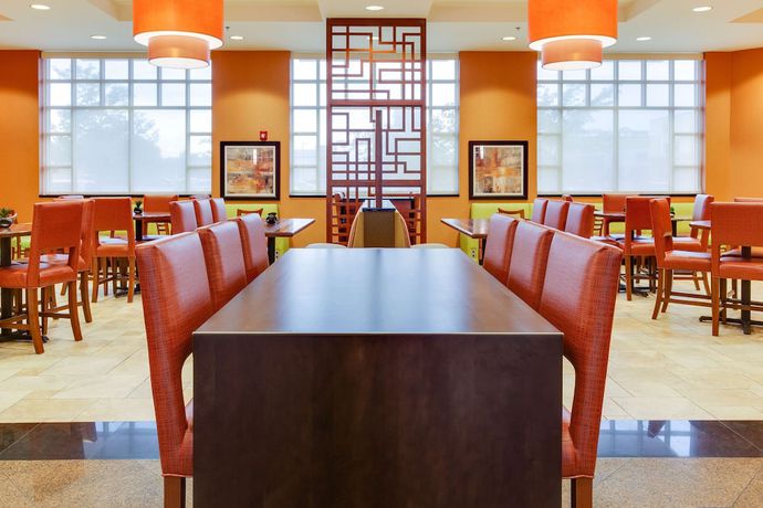 Imagen del bar/restaurante del Hotel Drury Inn and Suites West Des Moines. Foto 2