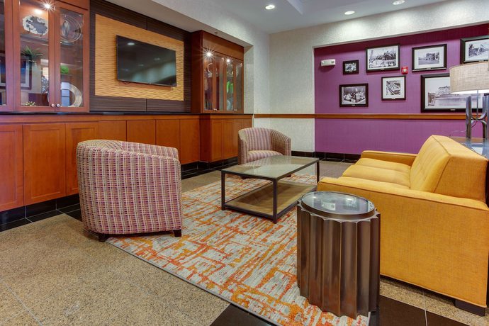 Imagen de los interiores del Hotel Drury Inn and Suites West Des Moines. Foto 16