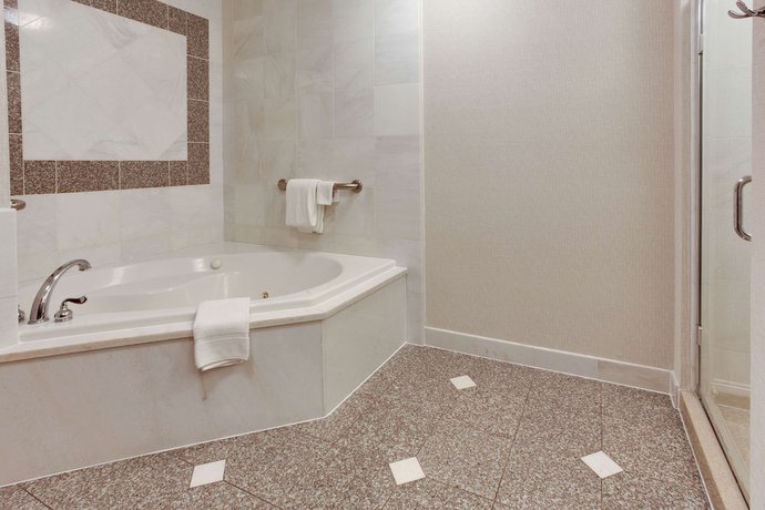 Imagen de la habitación del Hotel Drury Inn and Suites West Des Moines. Foto 5