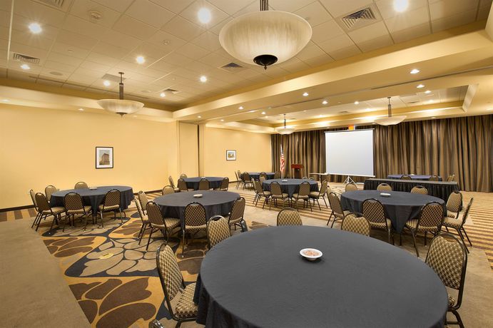 Imagen de los interiores del Hotel Drury Plaza Broadview - Wichita. Foto 14