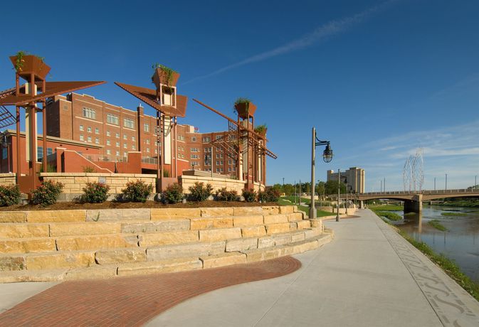 Imagen general del Hotel Drury Plaza Broadview - Wichita. Foto 3