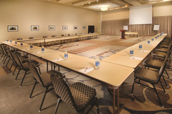 Imagen de los exteriores del Hotel Drury Plaza Broadview - Wichita. Foto 9