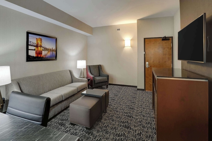 Imagen de la habitación del Hotel Drury Plaza Cincinnati Florence. Foto 6