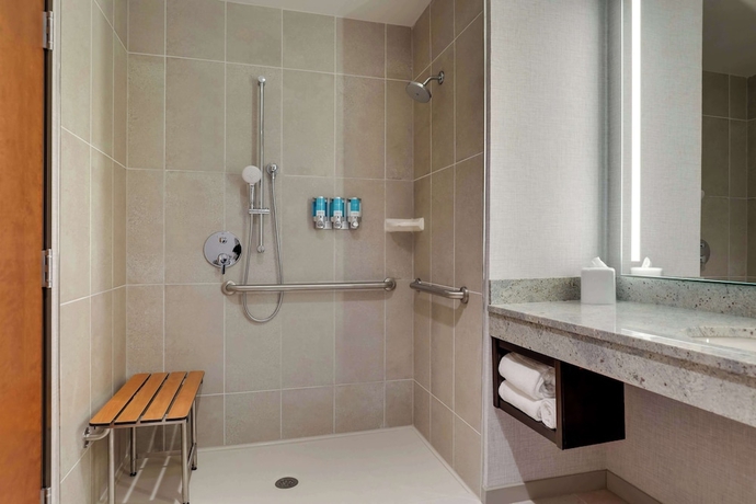 Imagen de la habitación del Hotel Drury Plaza Cincinnati Florence. Foto 11