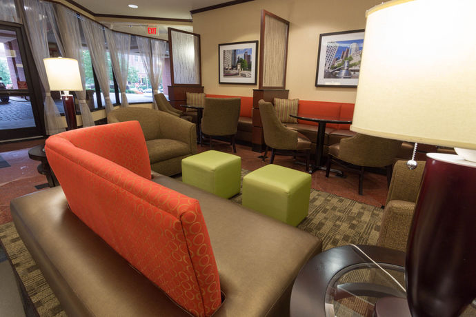 Imagen de la habitación del Hotel Drury Plaza Columbus Downtown. Foto 6