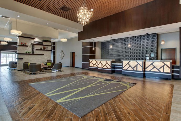 Imagen de los interiores del Hotel Drury Plaza Dallas Richardson. Foto 19