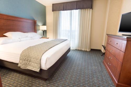 Imagen de la habitación del Hotel Drury Plaza Hotel St Louis Brentwood. Foto 5