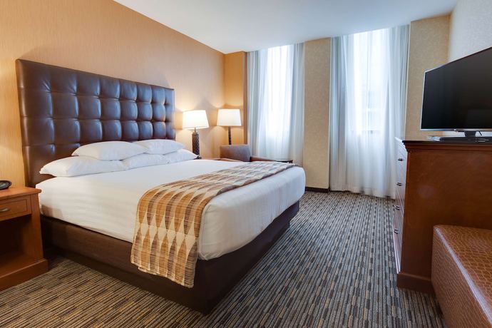 Imagen de la habitación del Hotel Drury Plaza Hotel St. Louis at the Arch. Foto 3