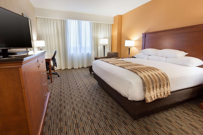 Imagen de la habitación del Hotel Drury Plaza Indianapolis Carmel. Foto 7