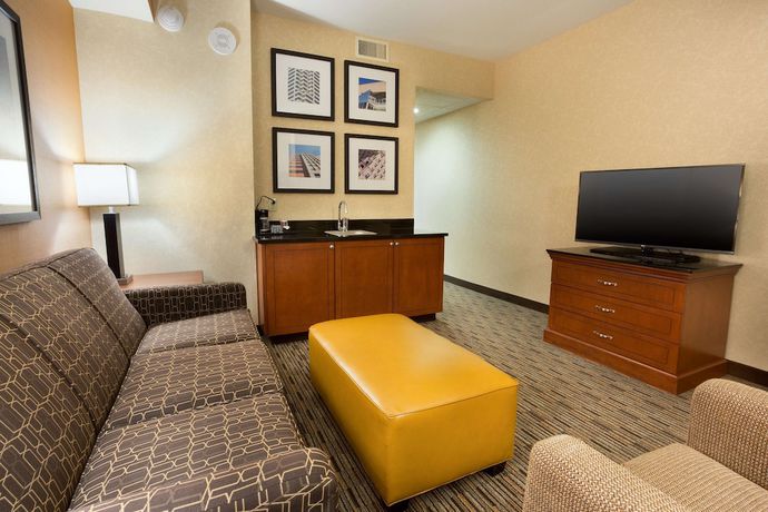 Imagen de la habitación del Hotel Drury Plaza Indianapolis Carmel. Foto 10