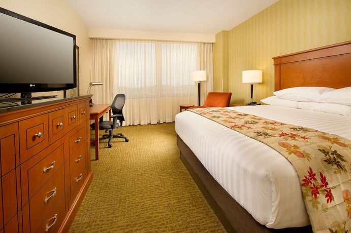 Imagen del bar/restaurante del Hotel Drury Plaza Nashville Franklin. Foto 6