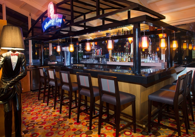 Imagen del bar/restaurante del Hotel Drury Plaza Orlando - Disney Springs Area. Foto 3