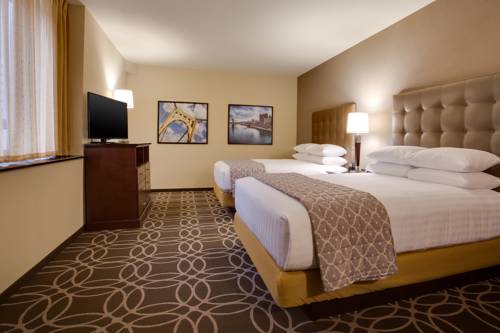 Imagen de la habitación del Hotel Drury Plaza Pittsburgh Downtown. Foto 2