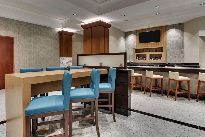 Imagen de los interiores del Hotel Drury Plaza Richmond. Foto 16