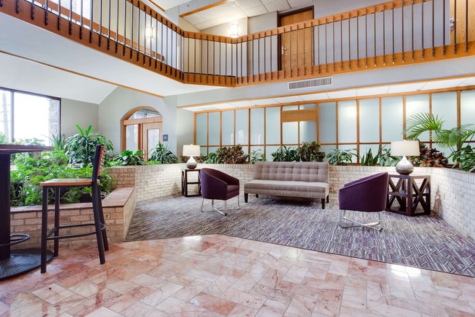 Imagen de los interiores del Hotel Drury Plaza San Antonio Airport. Foto 18