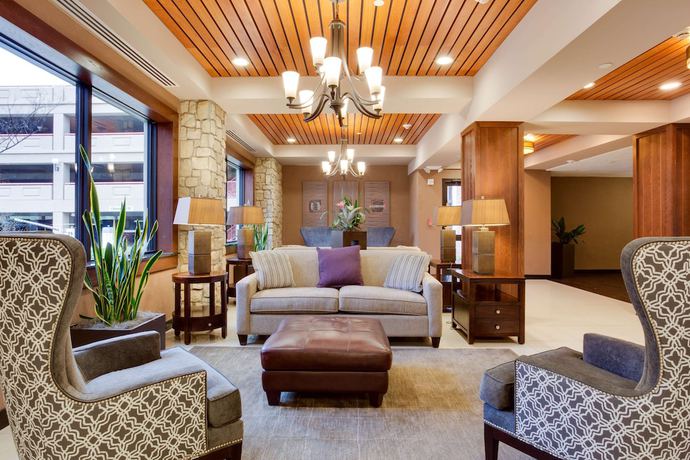 Imagen de los interiores del Hotel Drury Plaza San Antonio Airport. Foto 20