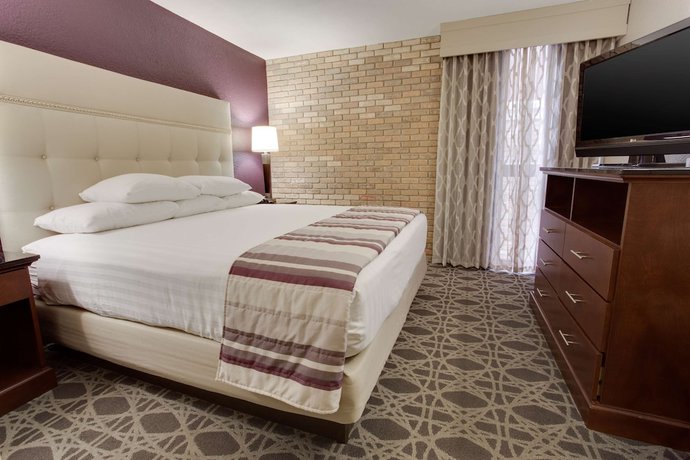 Imagen de la habitación del Hotel Drury Plaza San Antonio Airport. Foto 15