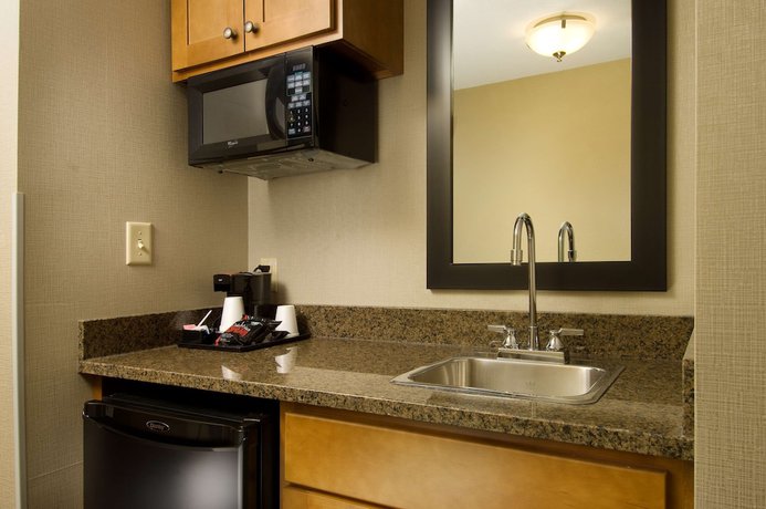 Imagen de la habitación del Hotel Drury Plaza San Antonio North Stone Oak. Foto 4