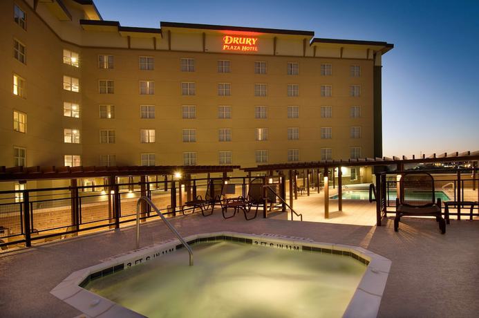 Imagen de la piscina del Hotel Drury Plaza San Antonio North Stone Oak. Foto 19