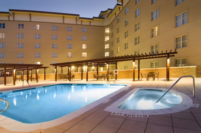 Imagen de la piscina del Hotel Drury Plaza San Antonio North Stone Oak. Foto 20