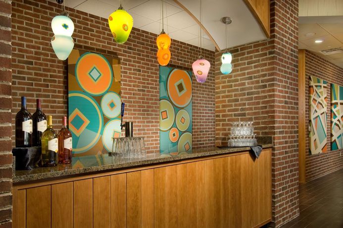 Imagen del bar/restaurante del Hotel Drury Plaza San Antonio North Stone Oak. Foto 3